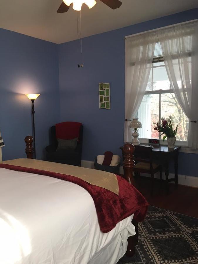 Winridge Manor Bed And Breakfast Madison Heights Bagian luar foto